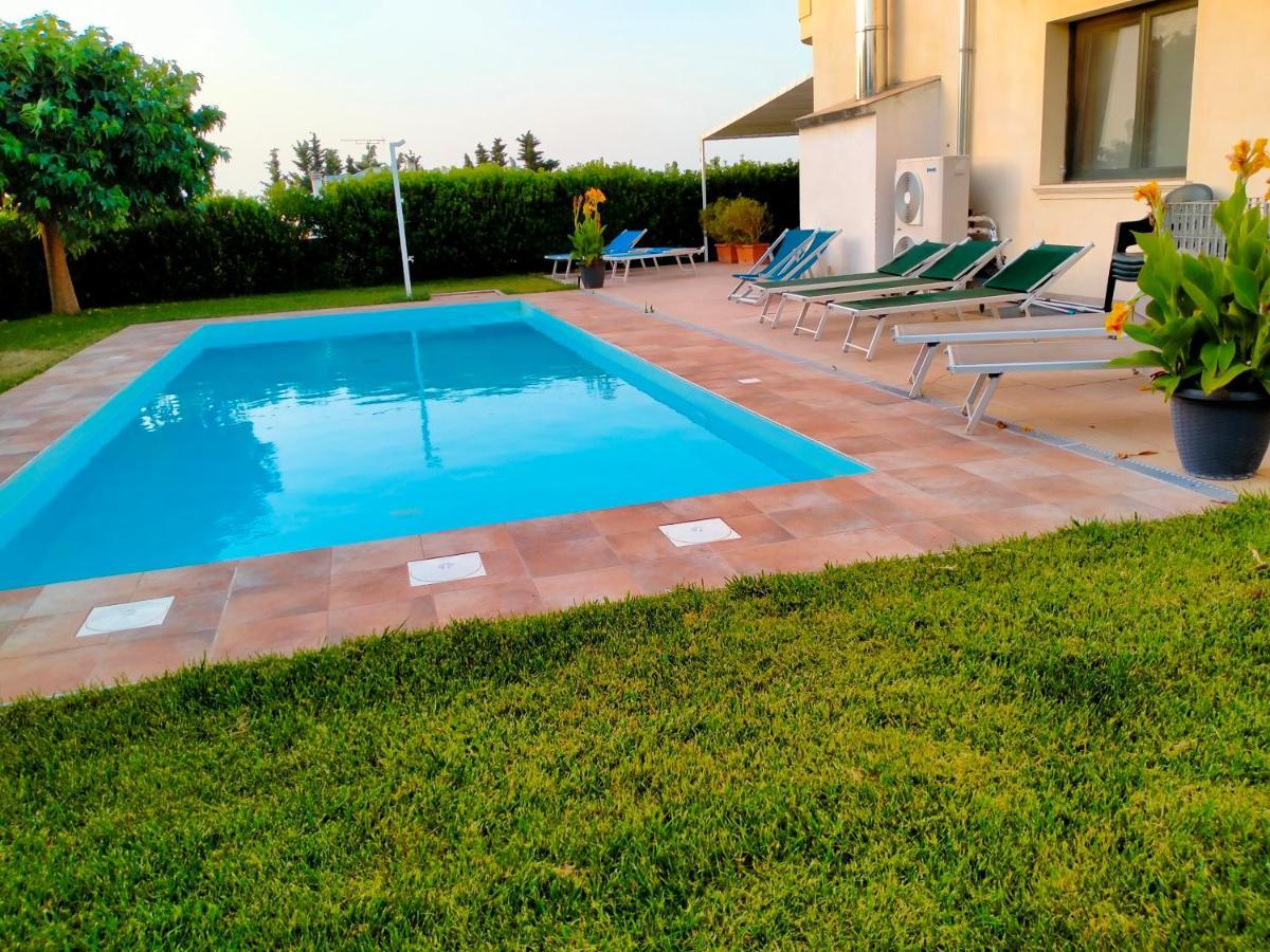 B&B Hotel Helios Uggiano La Chiesa Exterior foto